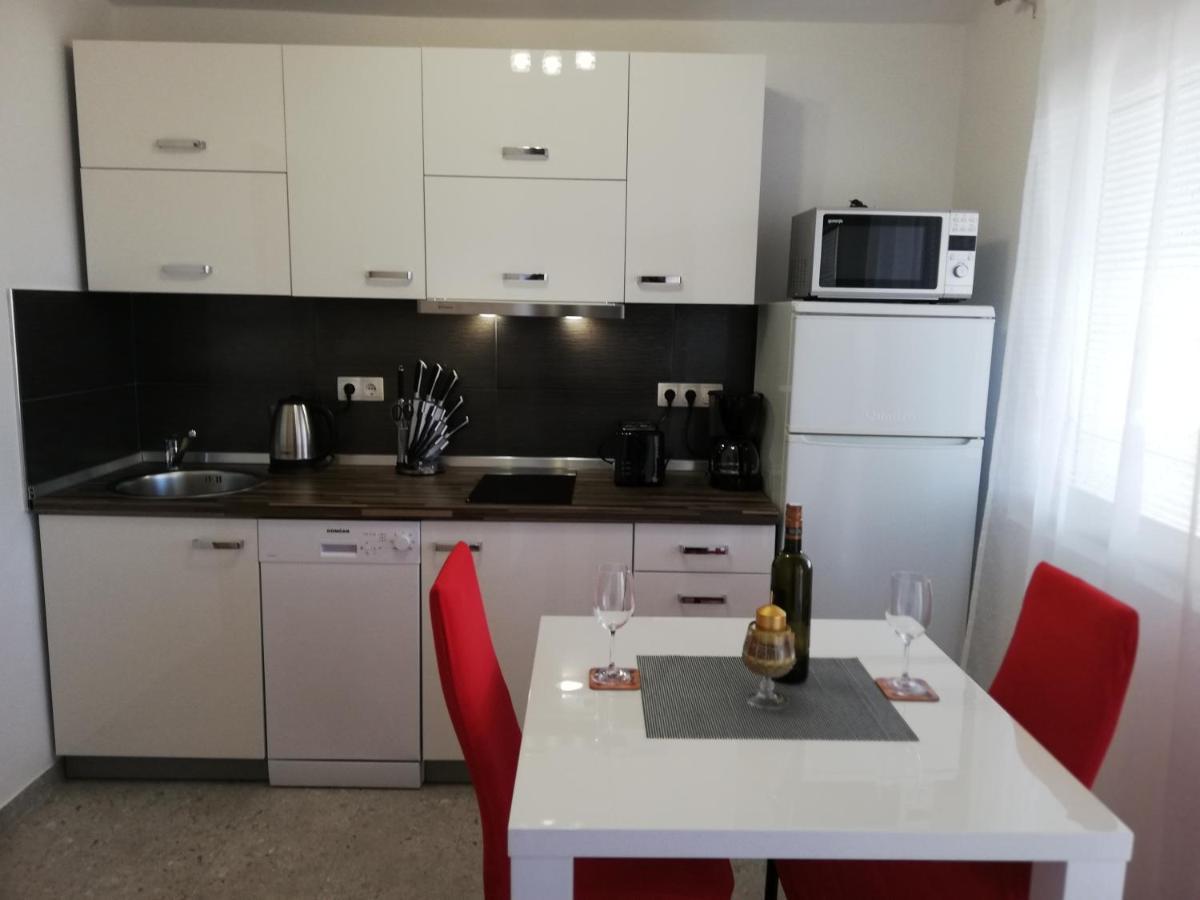 Apartmani Poljanec ヴィル エクステリア 写真