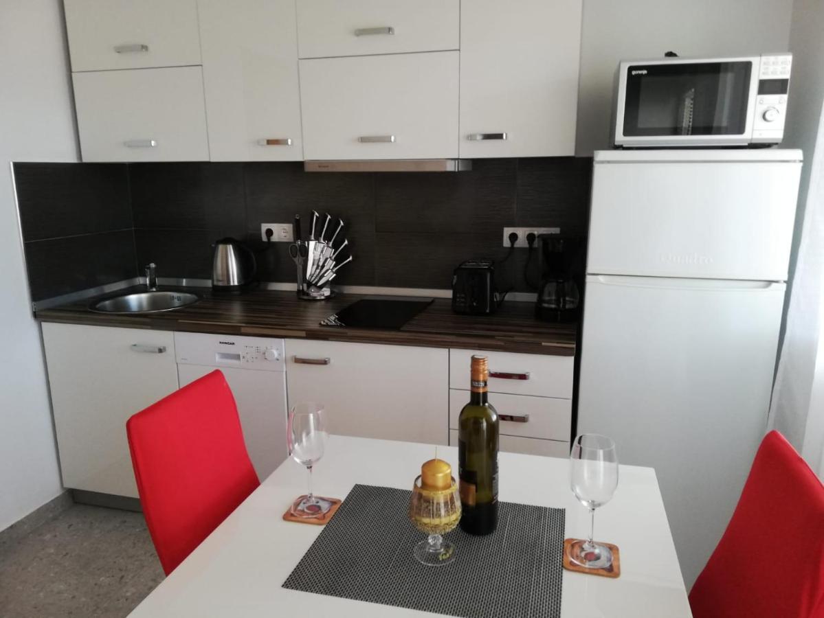 Apartmani Poljanec ヴィル エクステリア 写真