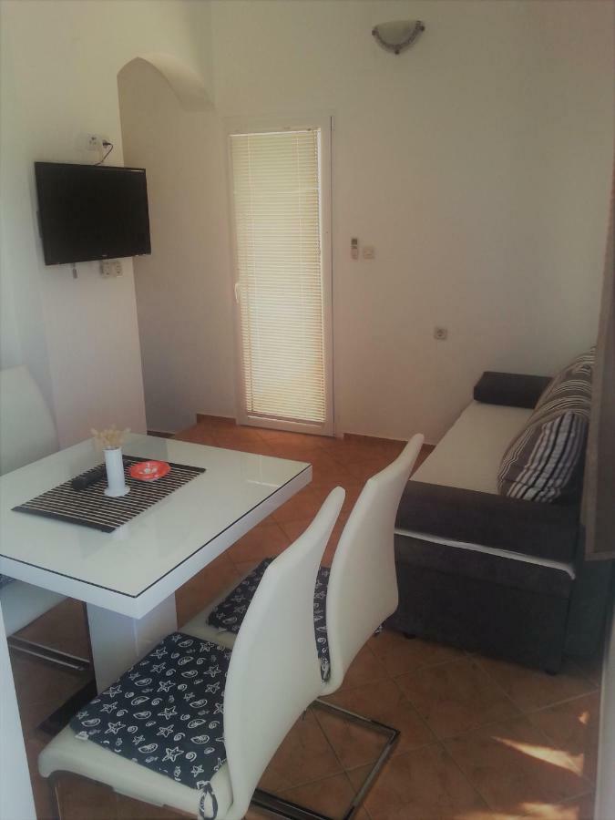 Apartmani Poljanec ヴィル エクステリア 写真
