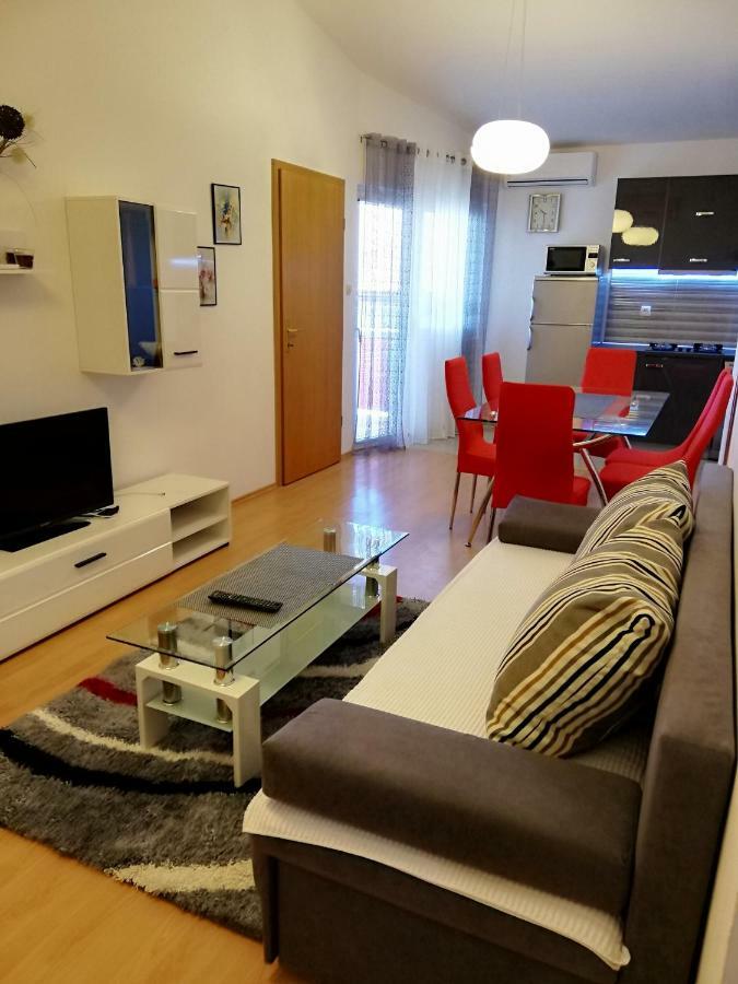 Apartmani Poljanec ヴィル エクステリア 写真