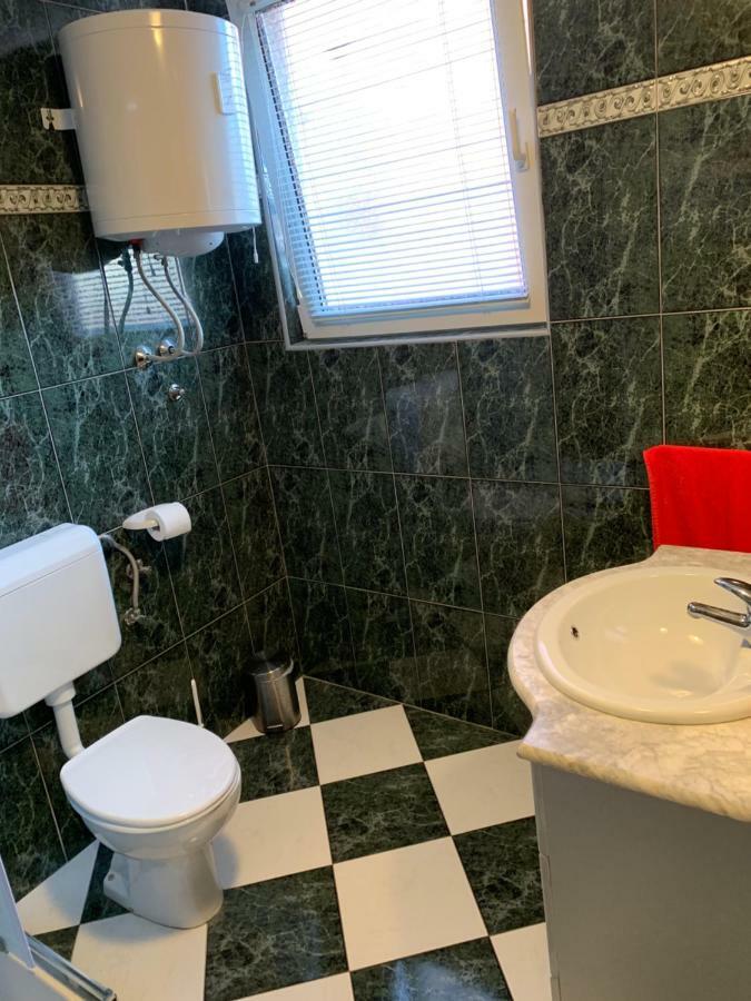 Apartmani Poljanec ヴィル エクステリア 写真